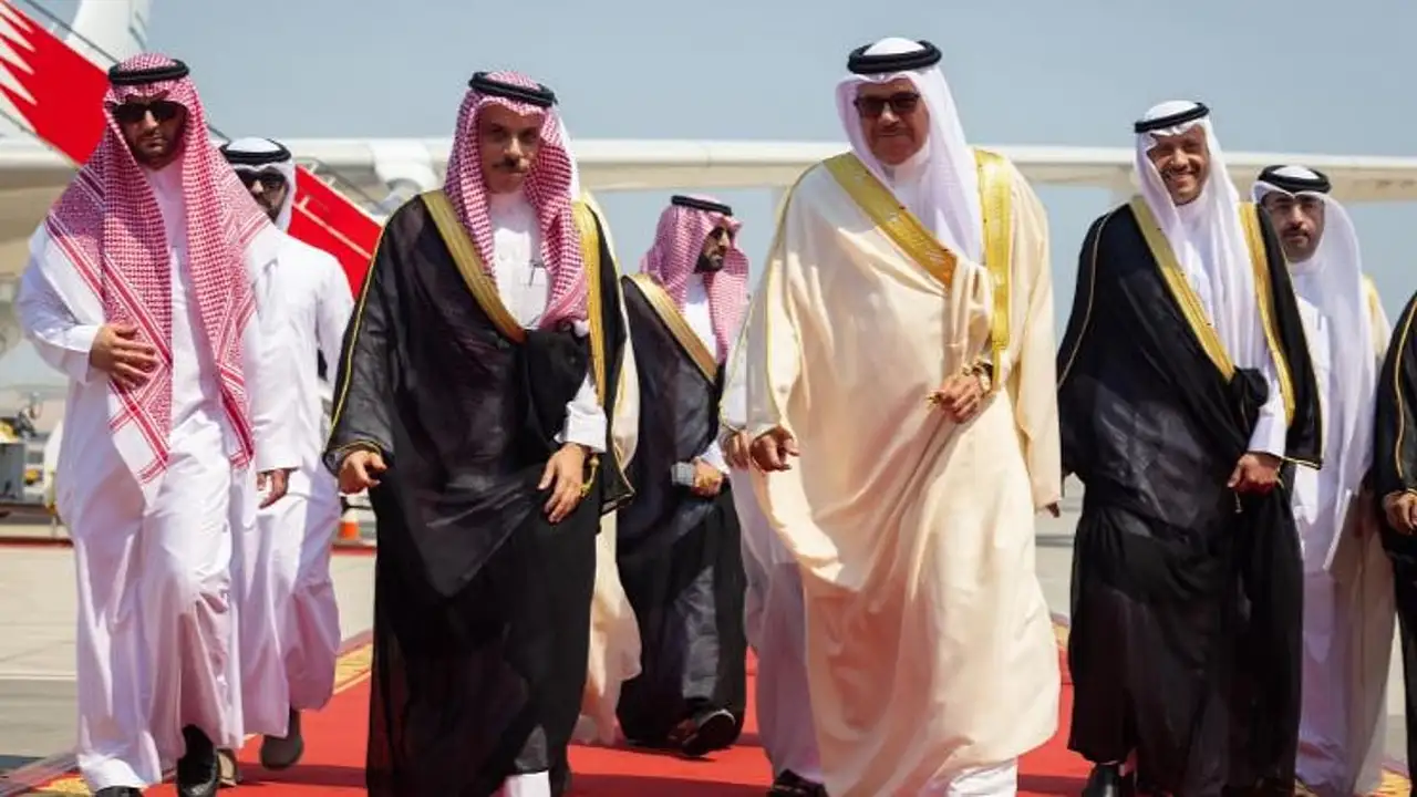 وزير الخارجية يترأس بالبحرين اجتماعاً محورياً لمجلس التنسيق السعودي البحريني المشترك